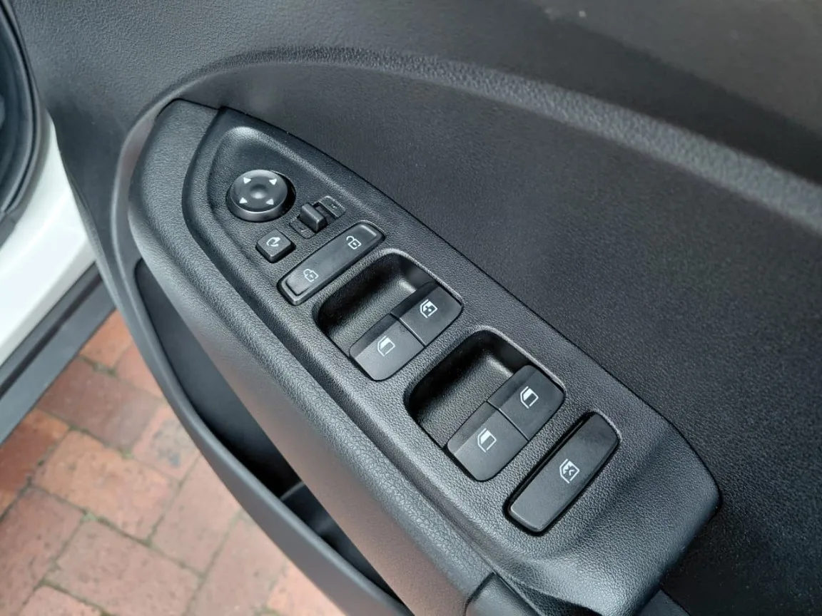 2022 Hyundai VENUE VENUE 1.0 TGDI FLUID M/T thumbnail 8