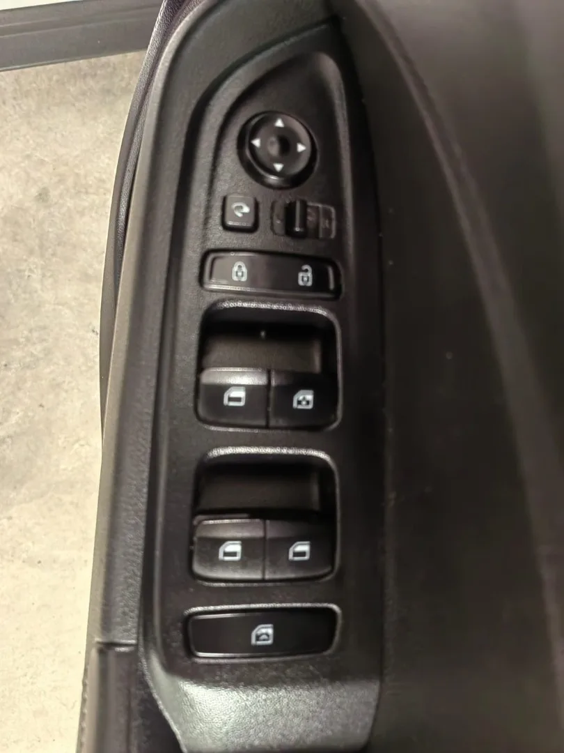 2020 Hyundai VENUE Venue Venue 1.0 Tgdi Fluid Dct thumbnail 17