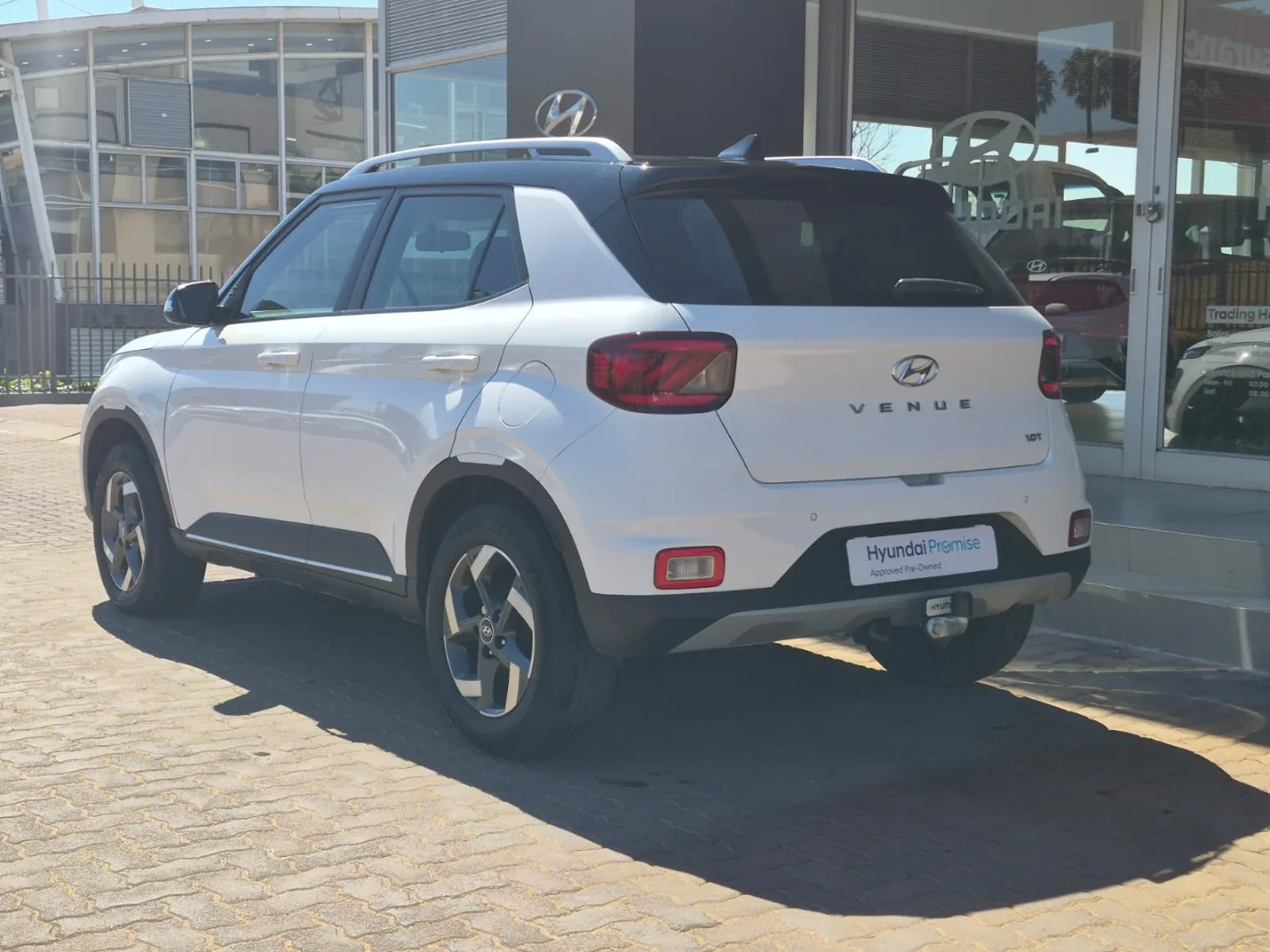2022 Hyundai VENUE VENUE 1.0 TGDI FLUID DCT 2 TONE thumbnail 9