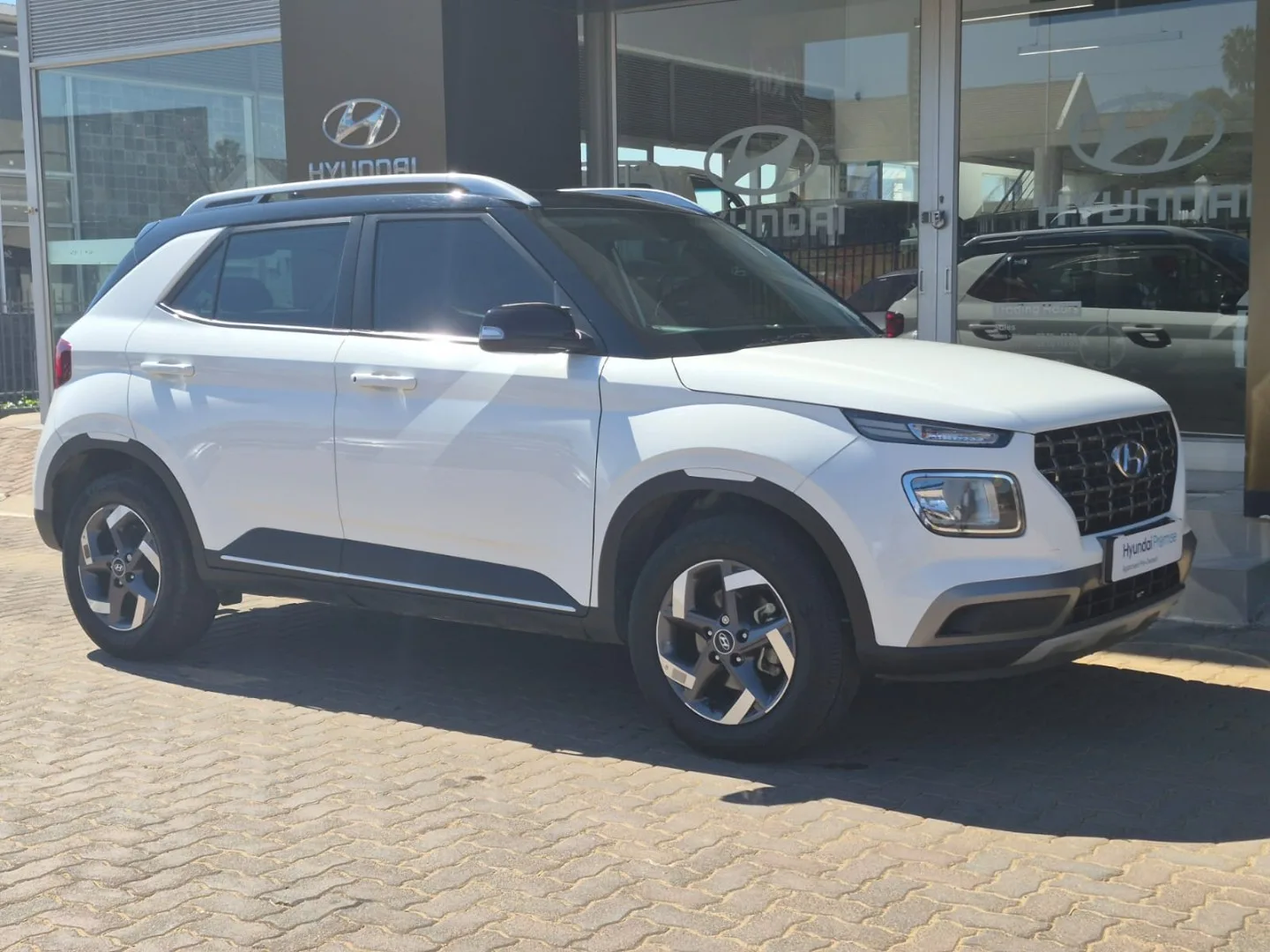 2022 Hyundai VENUE VENUE 1.0 TGDI FLUID DCT 2 TONE thumbnail 6