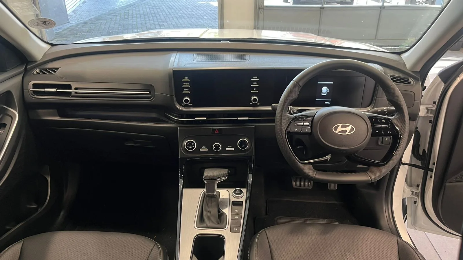 2025 Hyundai ALCAZAR ALCAZAR 1.5 EXECUTIVE DIESEL AT 7STR thumbnail 13