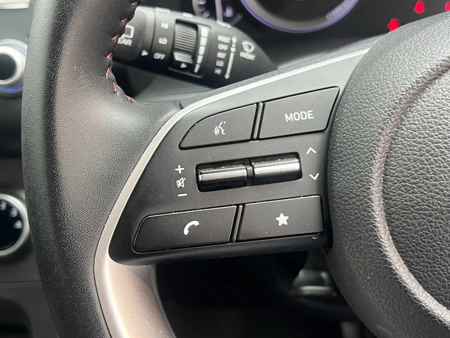 2025 Hyundai CRETA CRETA 1.5 PREMIUM IVT thumbnail 9