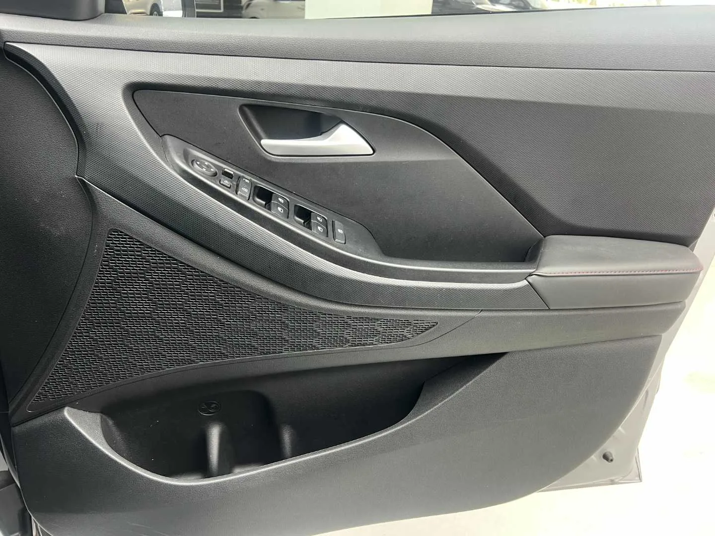 2025 Hyundai CRETA CRETA 1.5 PREMIUM IVT thumbnail 17