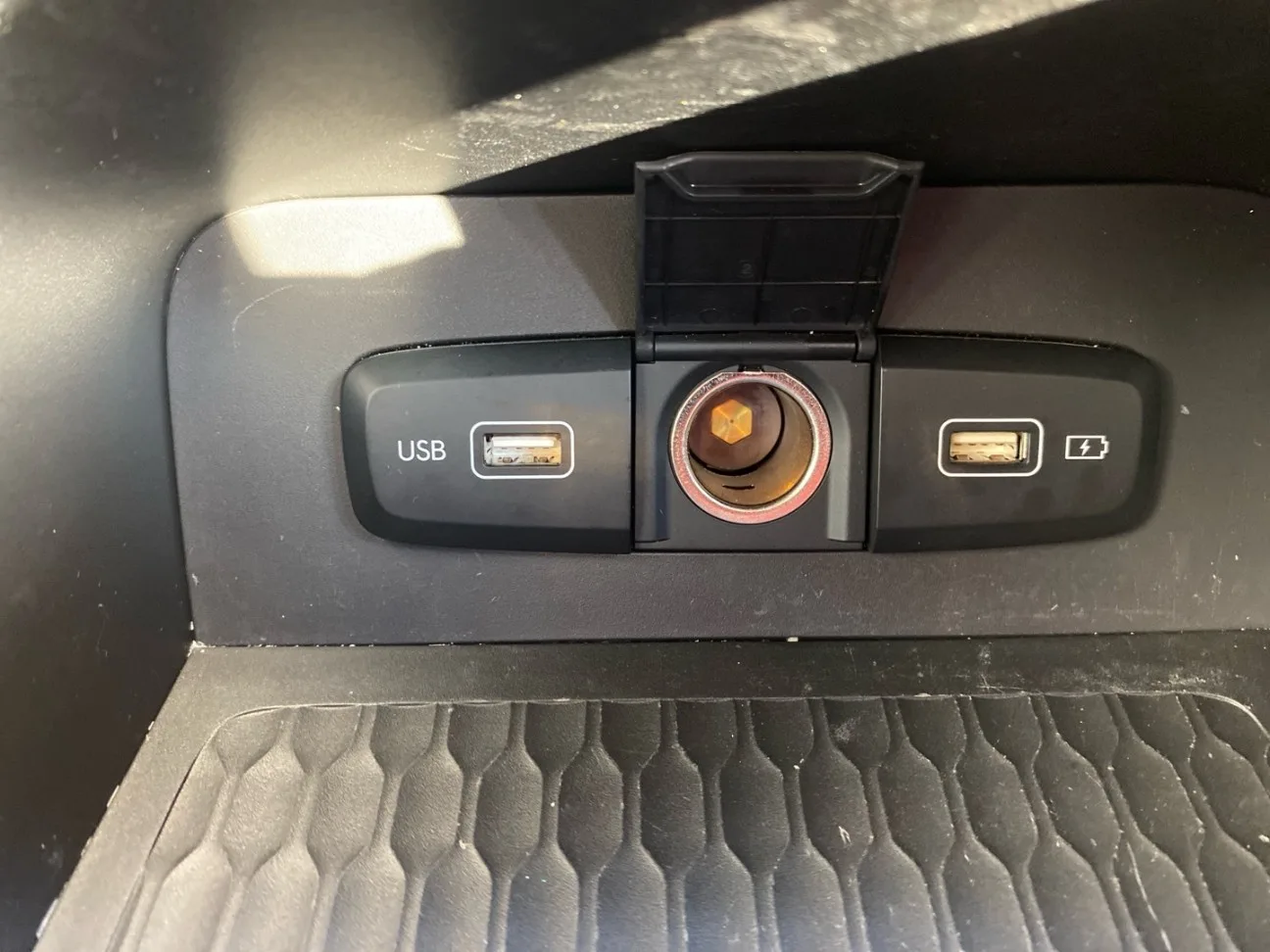 2026 Hyundai CRETA CRETA 1.5 PREMIUM IVT MY24 thumbnail 17