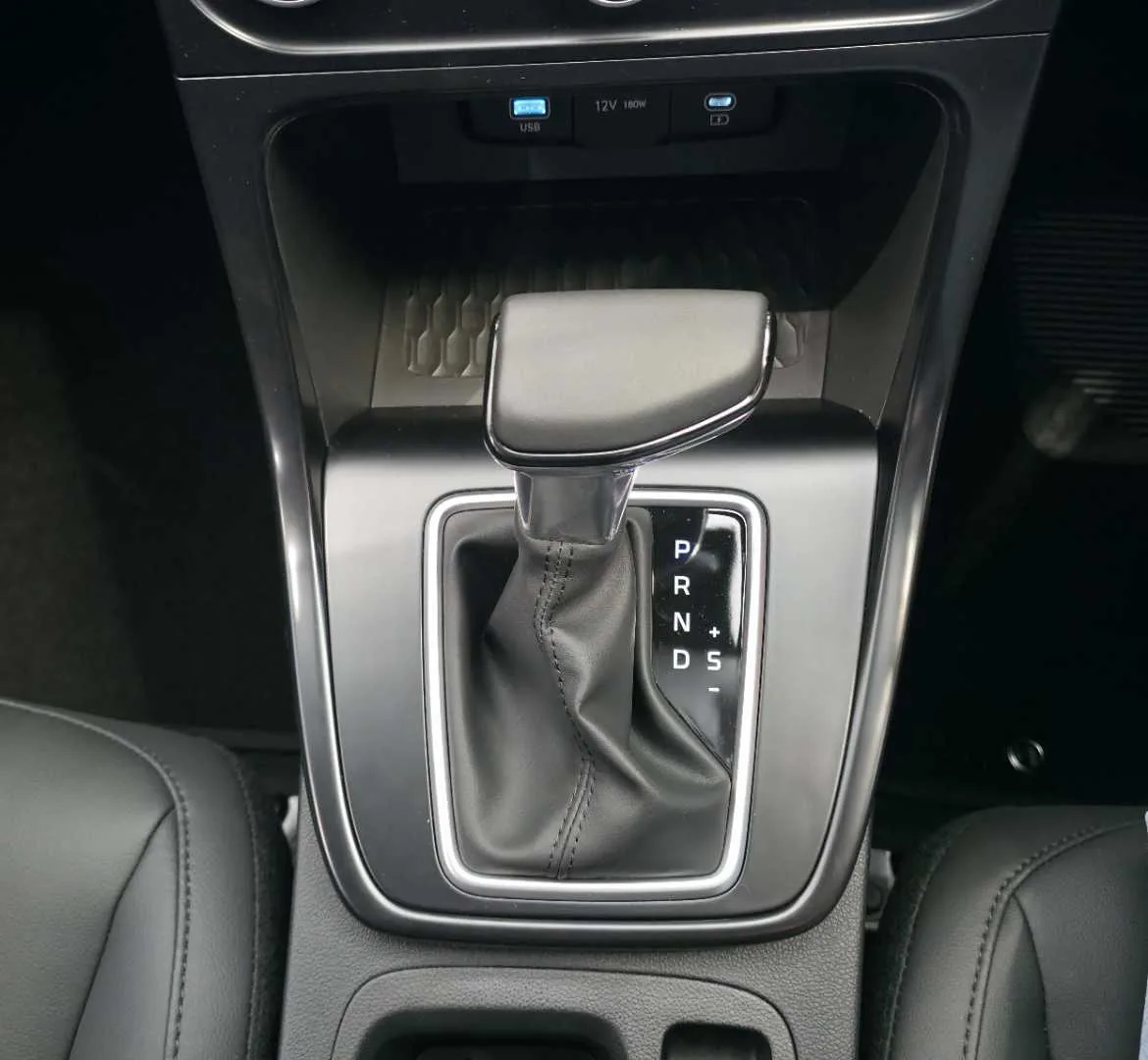 2026 Hyundai CRETA CRETA 1.5 PREMIUM IVT MY26 thumbnail 7