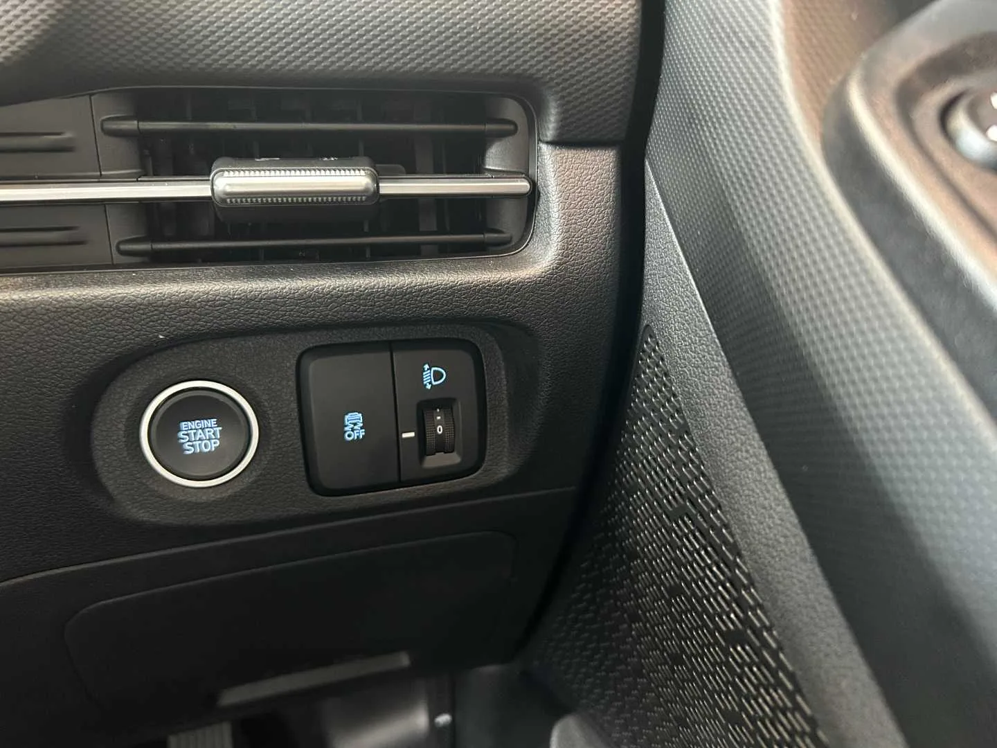 2026 Hyundai CRETA CRETA 1.5 PREMIUM IVT MY26 thumbnail 17